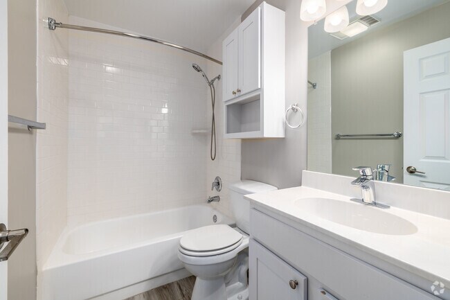 1BR, 1BA - 753SF - Bathroom