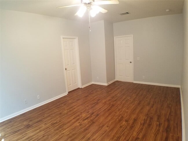 2500 Allred Dr