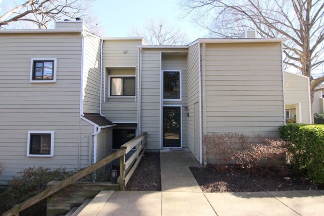 Building Photo - 1956 Villaridge Dr