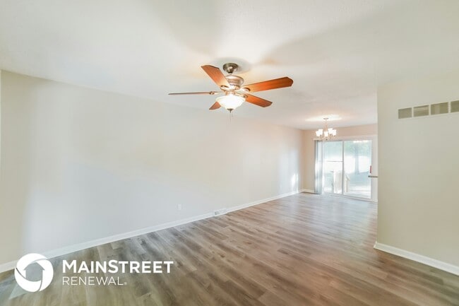 Photo - 816 NW Buckingham Pl