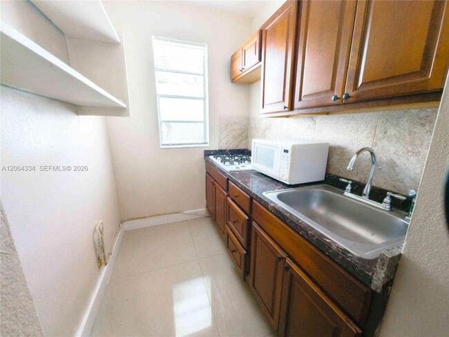 Photo - 428 SW 9th St Unit 12