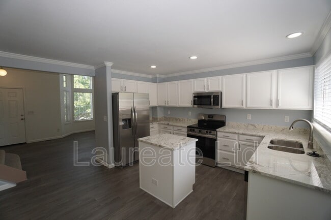 Photo - 10182 Woodrose Ct
