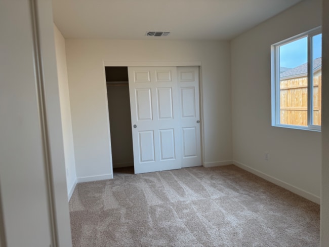 Photo - 221 Dylan St