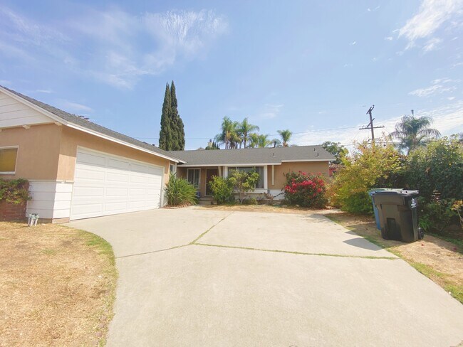 Photo - 2304 Westmont Dr House