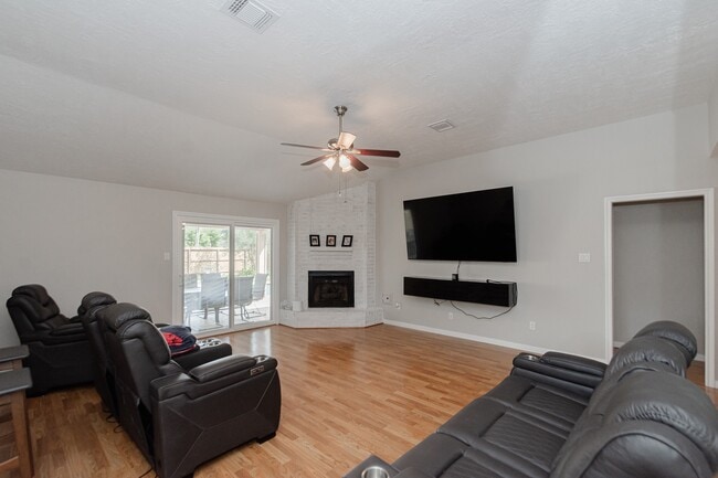 Photo - 2905 Hamm Rd