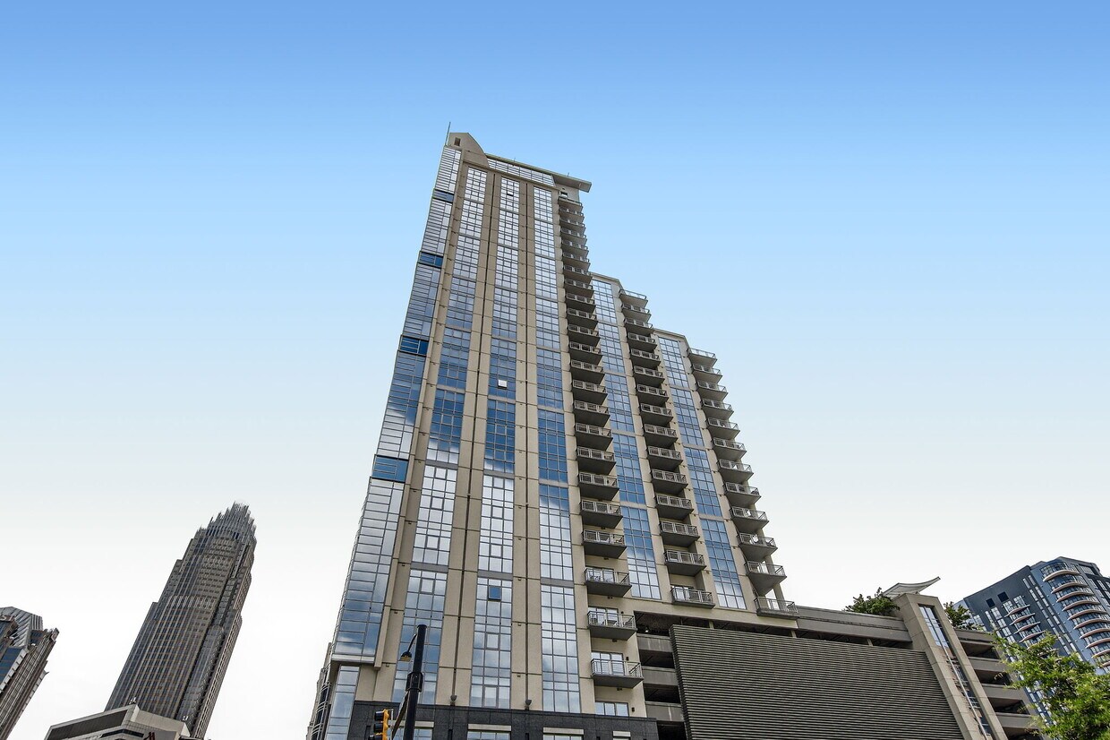 Photo - 333 W Trade St (Charlotte, NC)