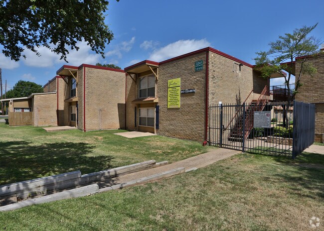 El Jardin Apartments