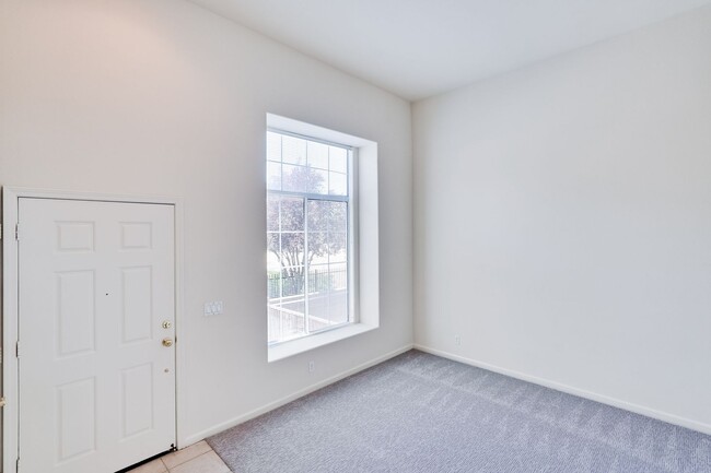 Photo - Bright & Airy 3-Story Townhome 3/2.5 in the Willows HOA Complex Off of Old Hillsdale Ave/Rubino C...