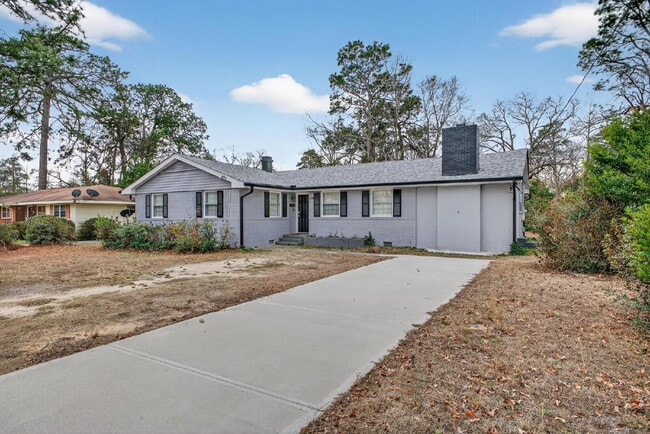 Photo - Fully Furnished Modern Ranch with Amazing Kitchen!