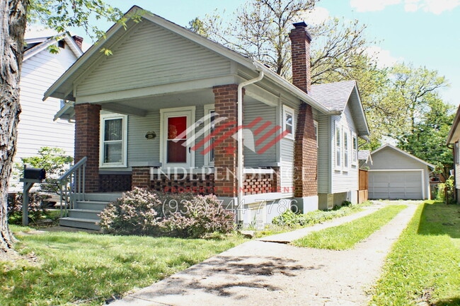 Building Photo - 2720 Dwight Ave