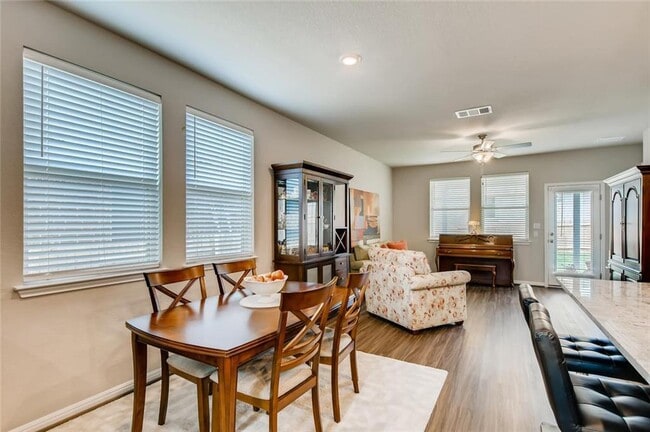 Photo - 105 Tucana St