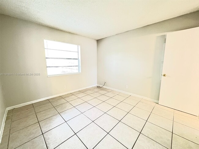 Photo - 4022 Lakeside Dr Unit 4022