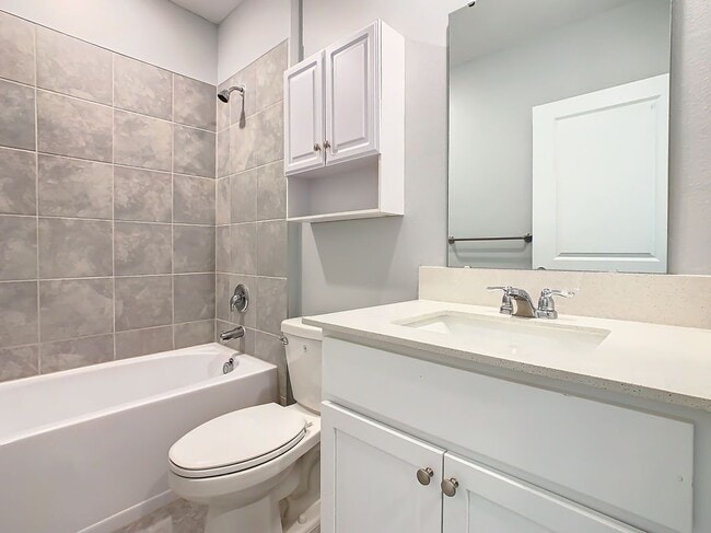 Photo - 1033 Holden Wy