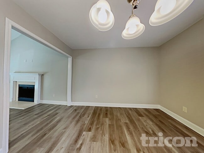 Photo - 1656 Deer Creek Ln