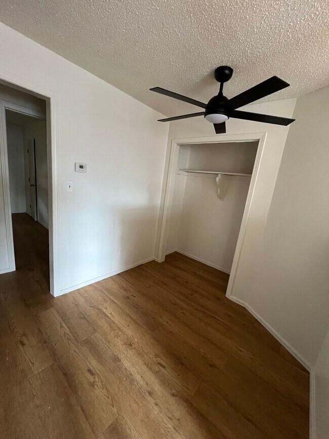 Photo - Pine View Apartments