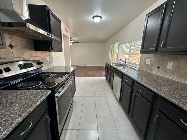 Photo - Plano 3-2-2 with 2 Living 2 Dining