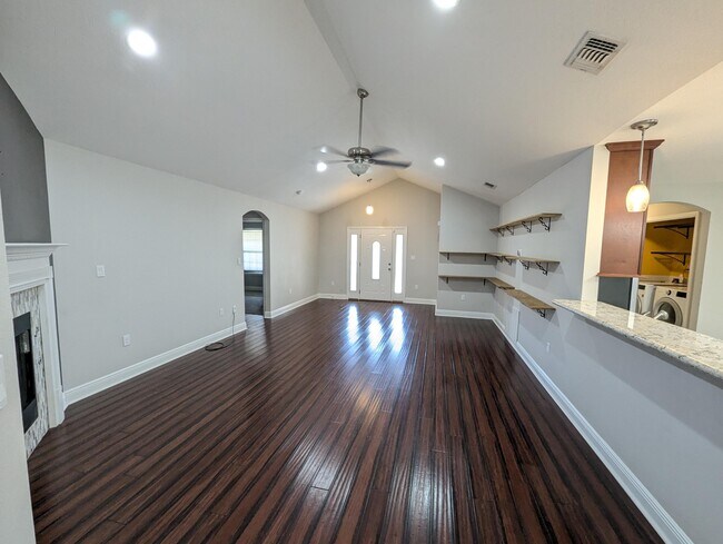 Photo - 8129 Segura St