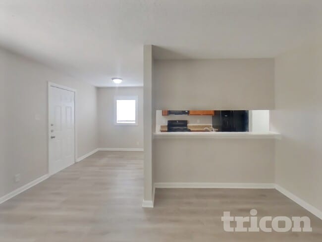 Photo - 6831 De Palma