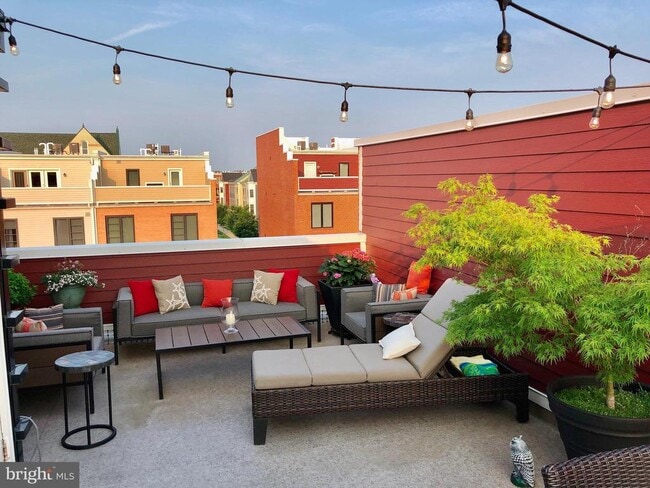 Photo - 2103 Richmond Hwy Townhome