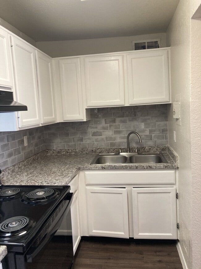 2BR, 1BA - 670SF - Tigua Village- Income Restricted