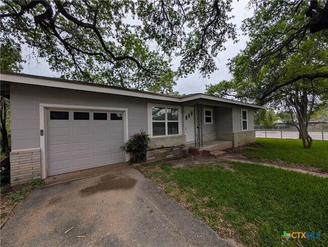 Photo - 106 Woodland Ave