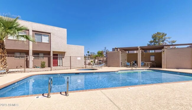 Photo - 1329 S Mitchell Dr