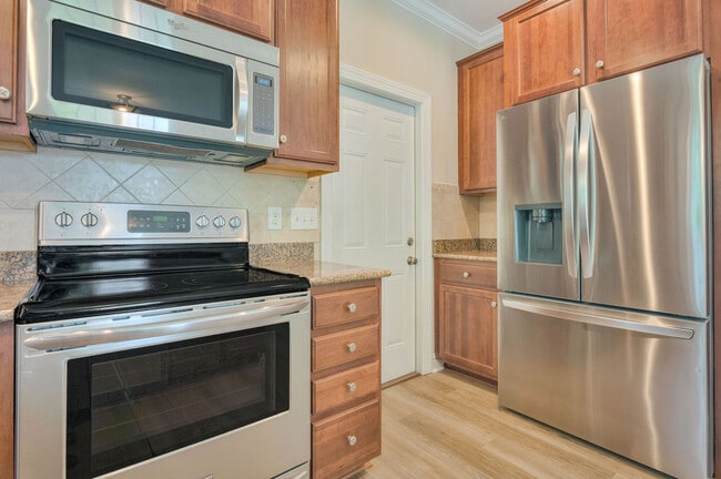 Photo - 107 McKinnon Pl