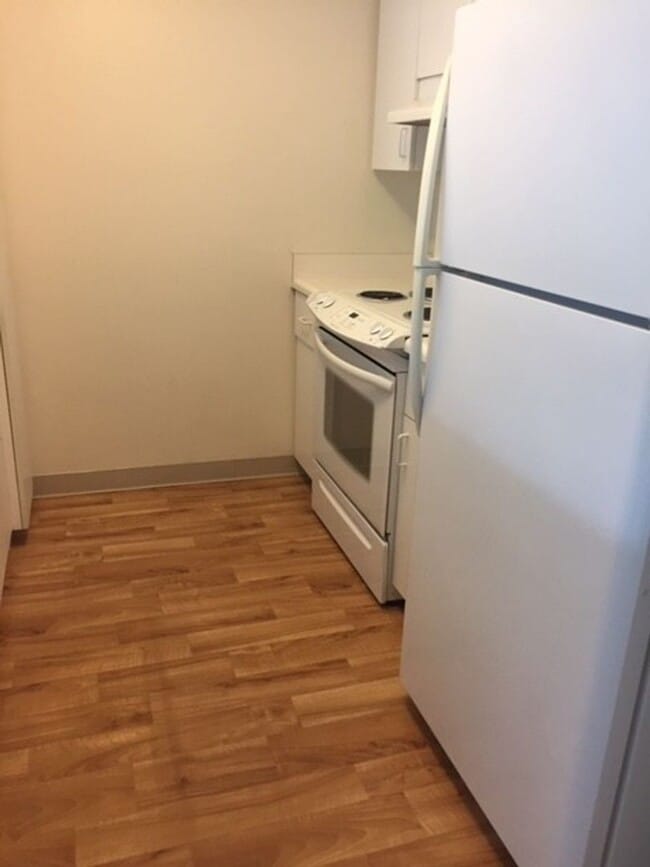 Photo - **COUNTRY CLUB VILLAGE 6 1BD/1BA/2PK CONDO FOR RENT!** Unit 606