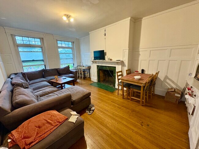 Photo - 1911 Beacon St Apartments Unit 3