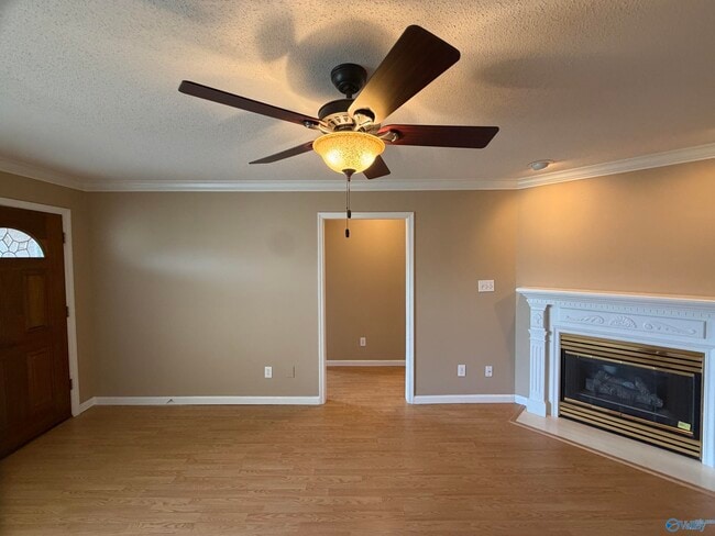 Photo - 1524 Forestview Dr SW