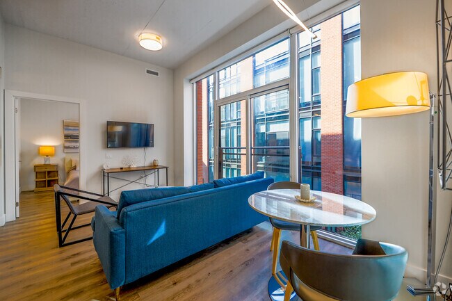 2BR, 2BA - Living Room - 475 George Street North