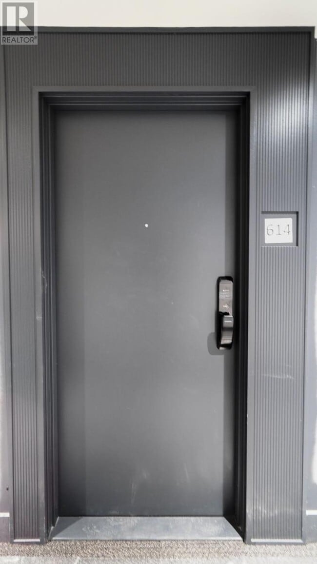 Photo - 405 Dundas St W Unit 614