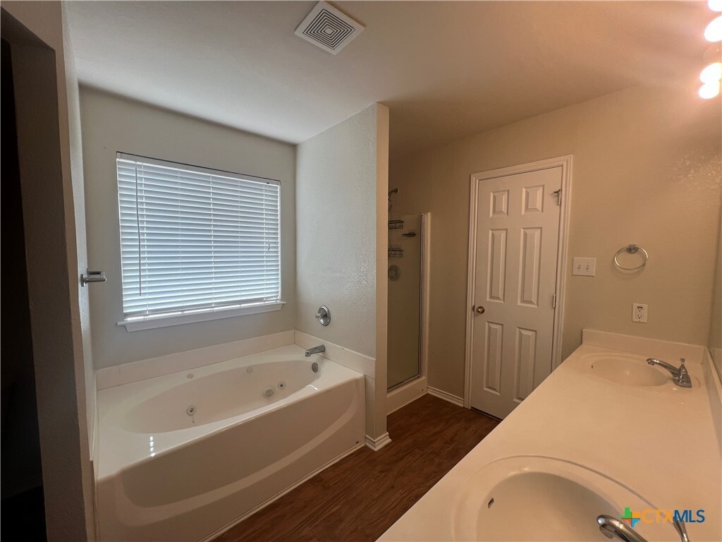 Photo - 2130 Jasons W Ct