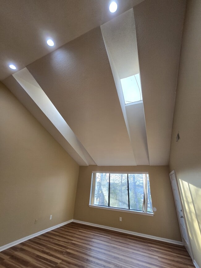 Photo - 463 Whalley Ave Unit L