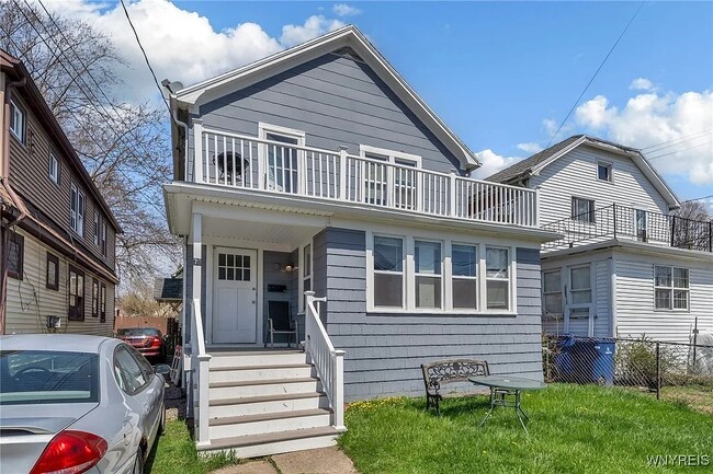 Building Photo - 70 Houston St Unit Lower