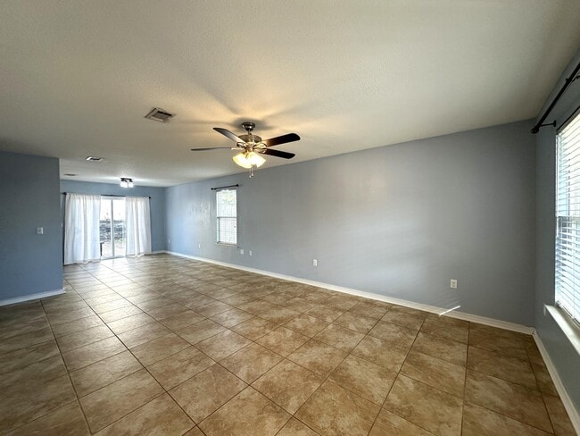 Photo - 417 Eisenhower Dr
