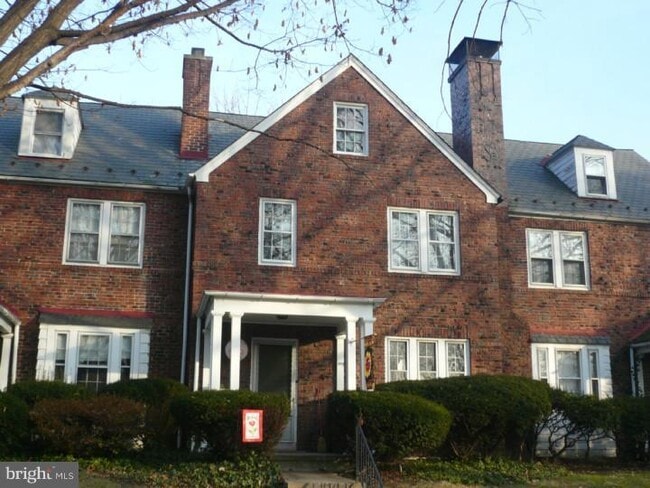 Building Photo - 209 S 7th Ave