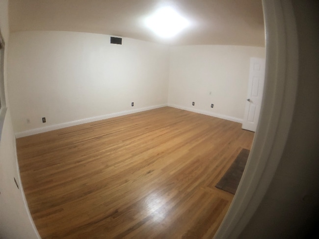 Photo - 906 Sycamore Ln