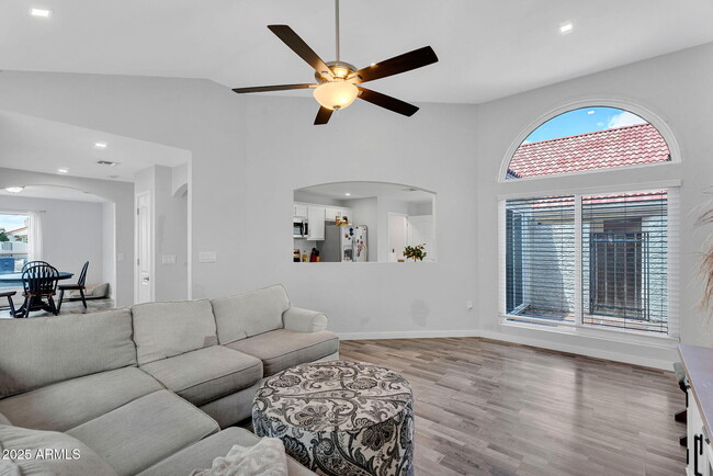 Photo - 1510 E Commerce Ave