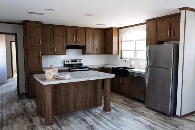 Photo - 132 Ponderosa Way