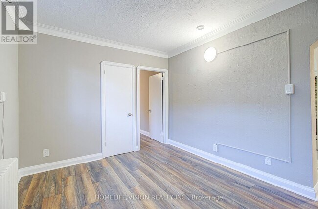Photo - 238 Glebemount Ave