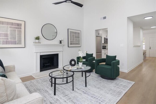 Photo - 4033 Ravenwood Ct
