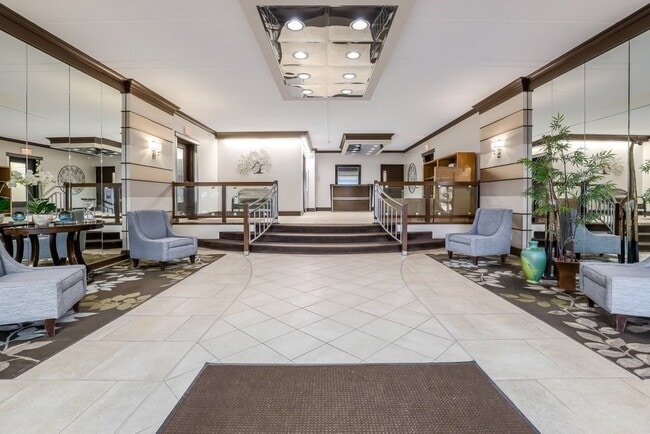 Photo - 1550 Worcester Rd Unidad 621