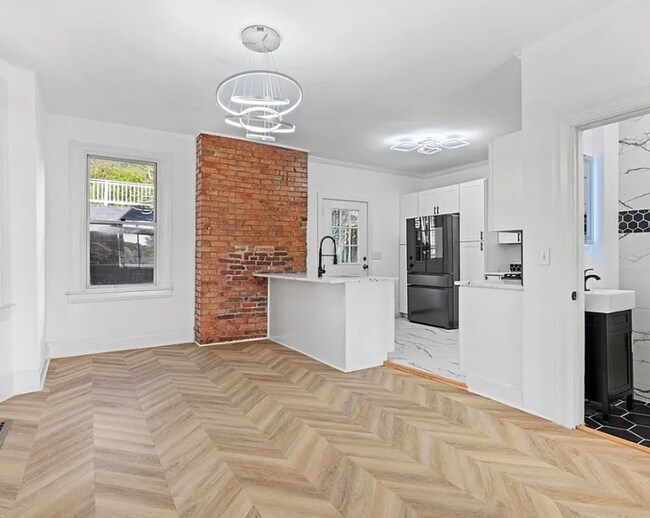 23 Craighead St