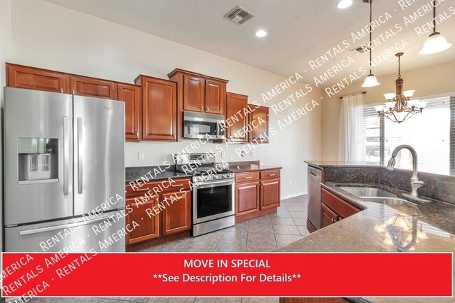 Building Photo - 561 E Via Puente De La Lluvia