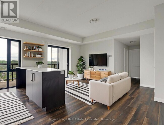 Photo - 15 Queen St S Unit 1702