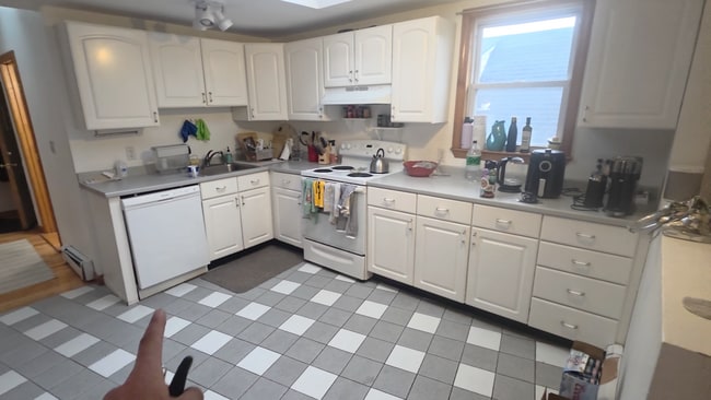 Photo - Gorgeous Apt! Watch Attached YT Video Tour! Pictures do it no justice! NO FEE, Best Sunlight ev...