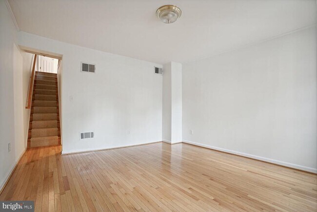 Photo - 1121 Prince St