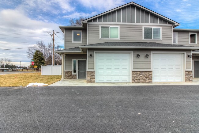 Building Photo - 2501 Woolsey Rd Unit 2501C