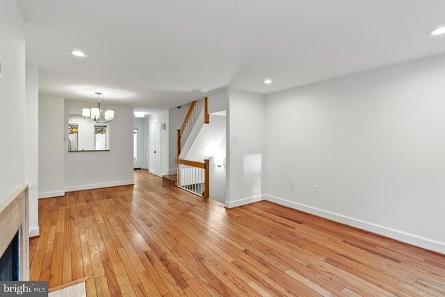 Photo - 4214 Embassy Park Dr NW